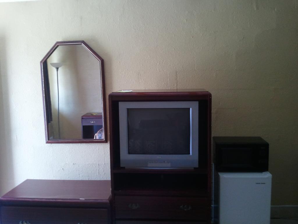 Holiday Motel Hugo Ruang foto